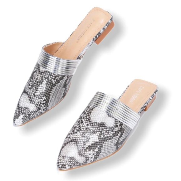 Cape Robbin BOMIE Women's Cuffed Pointed Toe Flats Mules Silver/Gray Snake - Picture 1 of 10